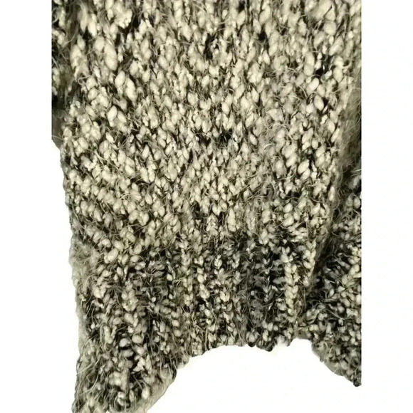 Penelope Leroy Paris Women’s Medium Fuzzy Black And White Cozy Cardigan - Picture 4 of 6